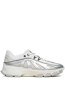 Filling Pieces: Белые кроссовки 