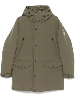 Moncler: Зелёное пальто 