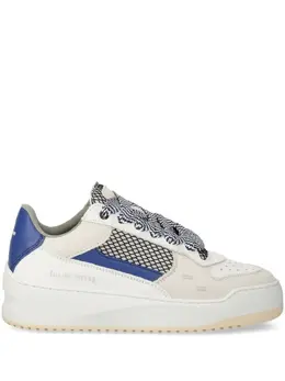 Filling Pieces: Голубые кроссовки 