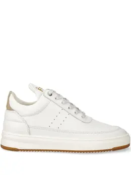 Filling Pieces: Белые кроссовки 