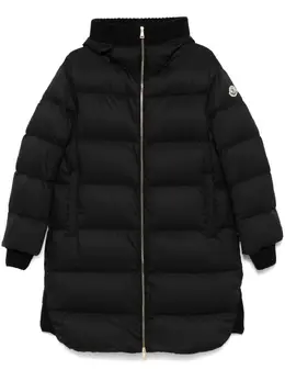 Moncler: Чёрное пальто 