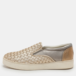 Bottega Veneta: Серебристые мокасины  Intrecciato