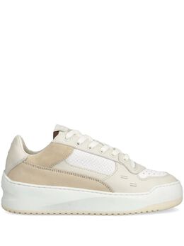 Filling Pieces: Белые кроссовки 