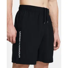 Under Armour: Чёрные шорты 