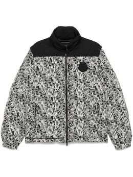 Moncler: Чёрная куртка 