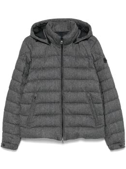 Moncler: Чёрная куртка 