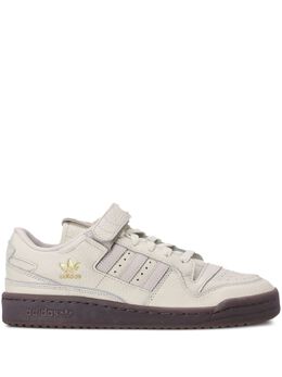 adidas: Белые кроссовки  Forum 84