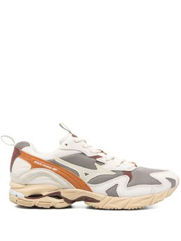 Mizuno: Светлые кроссовки 
