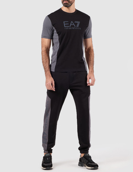 EA7 EMPORIO ARMANI: Чорні футболки 