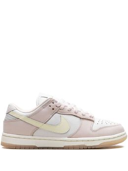 Nike: Светлые кроссовки  Dunk Low