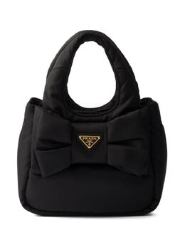 Prada: Чёрная сумка 