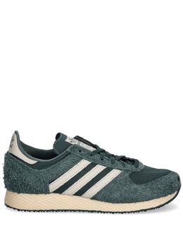 adidas: Зелёные кроссовки 