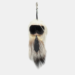 Fendi: Белая сумка  Karlito