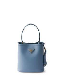 Prada: Голубая сумка 