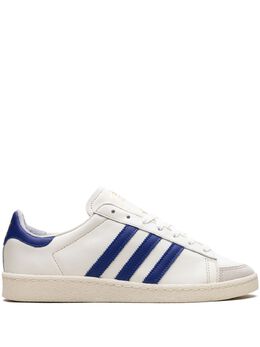adidas: Белые кроссовки 