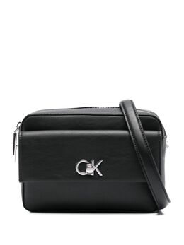 Calvin Klein: Чёрная сумка через плечо 