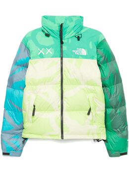 The North Face: Зелёная куртка  Nuptse