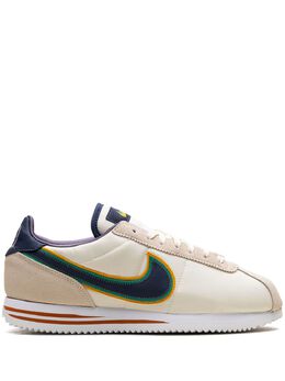Nike: Светлые кроссовки  Cortez