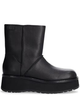 UGG: Чёрные ботинки 