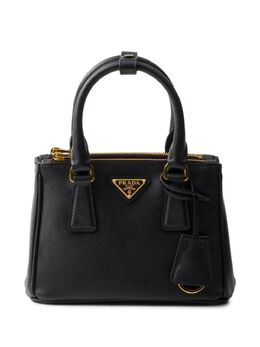 Prada: Чёрная сумка 
