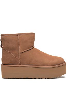 UGG: Коричневые ботинки  Classic Mini