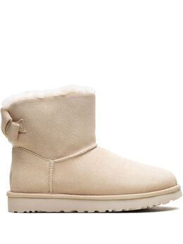 UGG: Белые ботинки  Mini Bailey