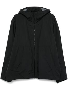 Arc'teryx: Чёрная куртка 