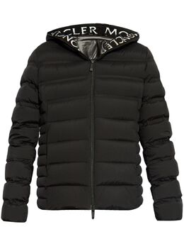 Moncler: Чёрная куртка 