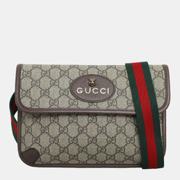 Gucci: Бежевая поясная сумка  GG Supreme