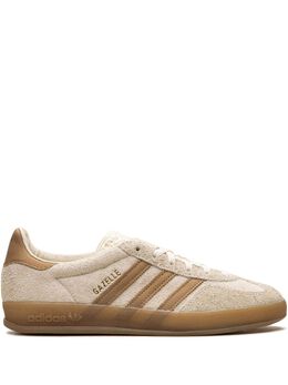 adidas: Бежевые кроссовки  Gazelle Indoor