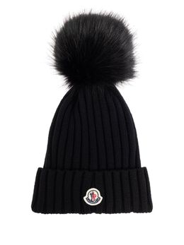 Moncler: Чёрная шапка 
