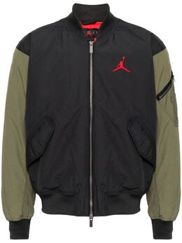 Nike: Чёрная куртка 
