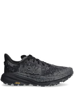 HOKA: Чёрные кроссовки 
