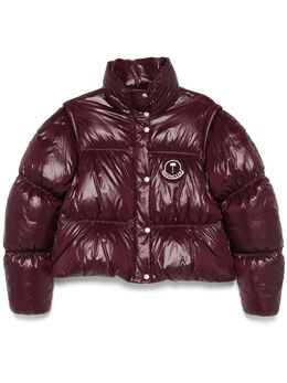 Moncler: Красная куртка 