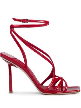 Le Silla: Красные сандалии  Belen