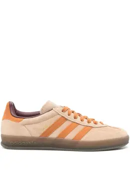 adidas: Светлые кроссовки  Gazelle Indoor