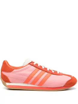 adidas: Розовые кроссовки 