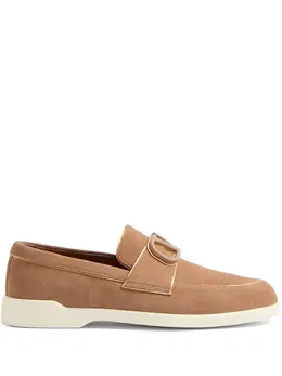 Valentino Garavani: Светлые лоферы 