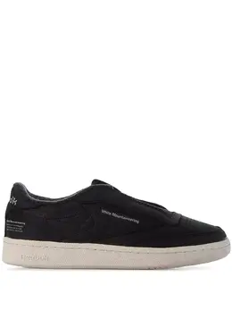 Reebok: Белые кроссовки  Club C 85