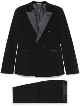 Emporio Armani: Чёрный костюм 