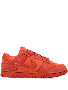 Nike: Красные кроссовки  Dunk Low SE