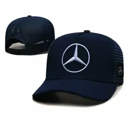 Mercedes-Benz: Синяя кепка 