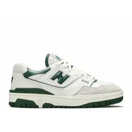New Balance: Белые кроссовки  550