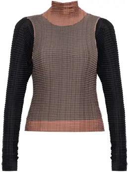 Issey Miyake: Светлая футболка 