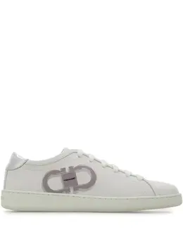 Ferragamo: Белые кроссовки  Double Gancini