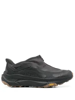 HOKA: Чёрные кроссовки 