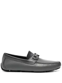 Ferragamo: Серебристые туфли 