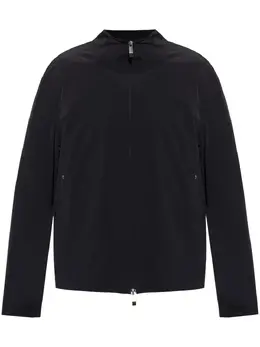 Moncler: Чёрная куртка 