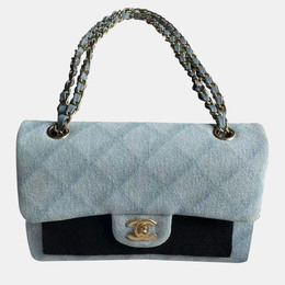 Chanel: Голубая сумка 