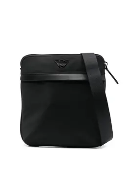 Emporio Armani: Чёрная сумка через плечо 